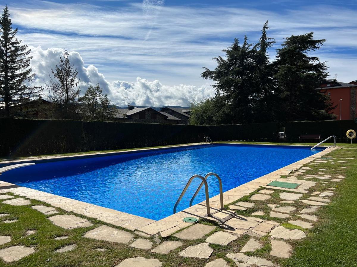 Apartmán Piso Puigcerda Vistas Y Piscina Exteriér fotografie